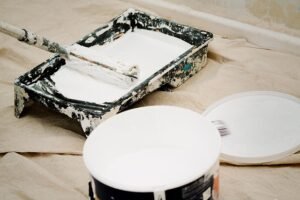 É melhor contratar um pintor ou pintar por conta própria